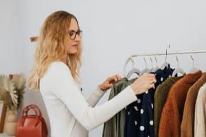 Shopping with Siri: The Rise of Voice-Activated Purchases